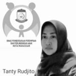 Tanty Rudjito, ibu kandung dari Clara Fransiska Alexander, melaporkan dugaan perampasan anak dan perubahan identitas tanpa persetujuannya ke UPTD PPA Kota Makassar. Kasus ini tengah menjadi perhatian publik karena menyangkut hak anak dan dugaan pelanggaran serius terhadap hak sipil seorang ibu.