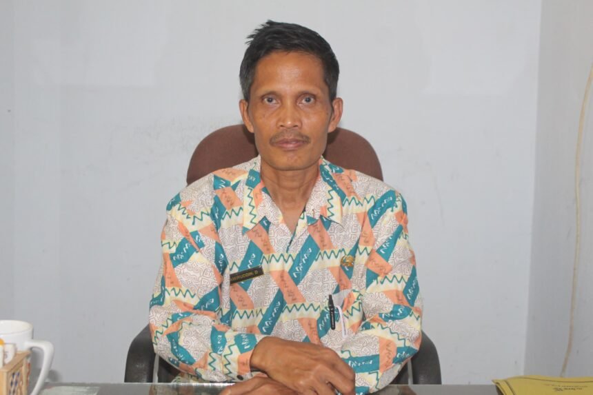 Kepala SMPN 16 Makassar, Amiruddin, S.Pd., M.Pd.