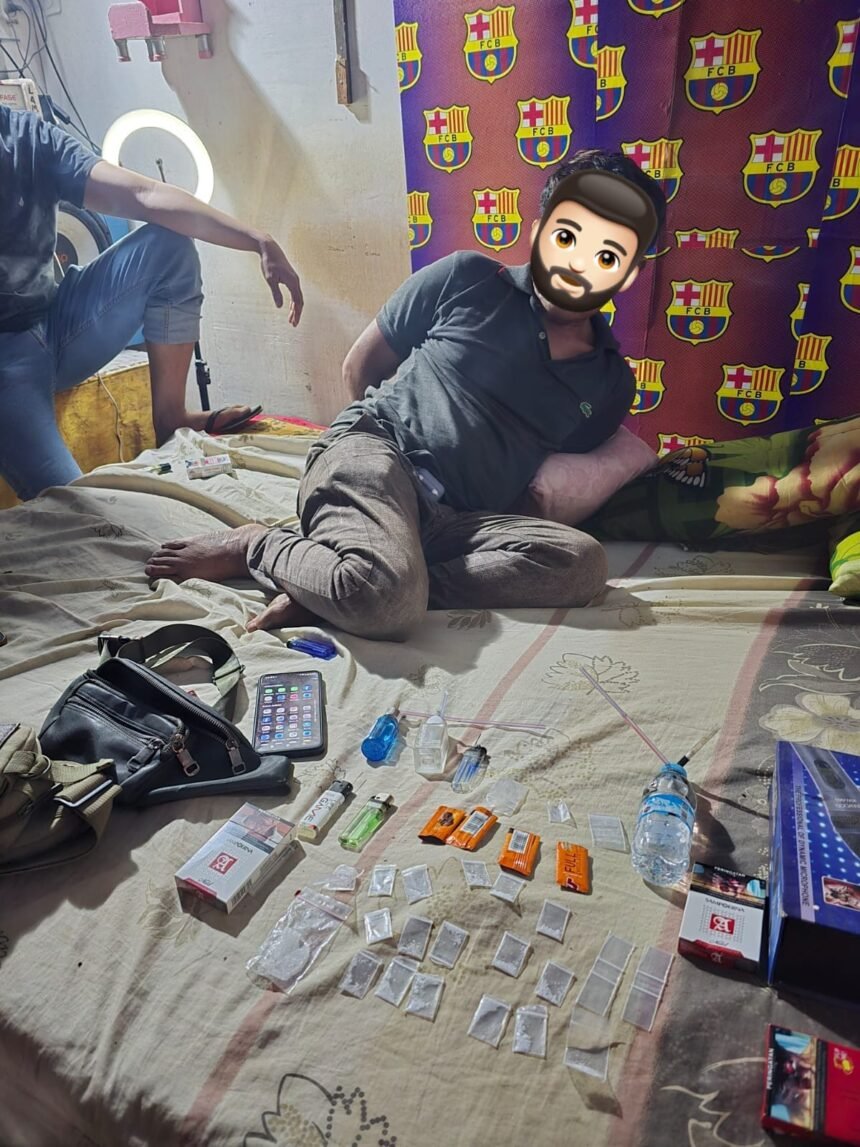 Tim Anti Bandit Polres Kolaka melakukan penggerebekan di Kelurahan Tahoa, Kecamatan Kolaka, Selasa, 29 Juli 2025.
