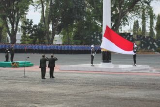 Upacara peringatan Hari Ulang Tahun ke-80 Kemerdekaan Republik Indonesia digelar di Lapangan M. Yusuf, Makodam XIV/Hasanuddin, Makassar, pada Minggu (17/8/2025).