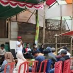 Pembina panitia Bola Voli Bembeng Cup III, Nurdin, memberikan arahan kepada peserta dan panitia dalam rapat persiapan turnamen di Enrekang.