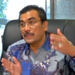 Prof. Dr. Harris Arthur Hedar, SH, MH, memberikan penjelasan mengenai pentingnya program sekolah rakyat dan pendekatan holistik untuk memutus rantai kemiskinan melalui pendidikan.