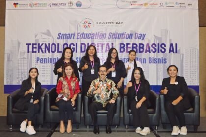 Smart Education Solution Day di Hotel ASTON Imperial Bekasi mempertemukan pelaku industri teknologi dan pendidikan. Acara kolaborasi YORINDO Communication, APTIKNAS, dan APKOMINDO ini membahas pemanfaatan AI untuk inovasi pembelajaran dan transformasi digital di sekolah.