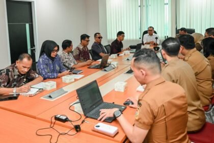 Pejabat Kemendagri bersama Pemerintah Kabupaten Buol menggelar rapat koordinasi membahas percepatan penyediaan rumah layak huni bagi masyarakat berpenghasilan rendah di Jakarta, 26 Agustus 2025.