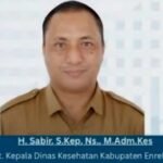 Plt. Kepala Dinas Kesehatan Kabupaten Enrekang, H. Sabir, S.Kep., Ns., M.Adm.Kes, menjelaskan kebijakan larangan persalinan di Pustu merupakan arahan Kementerian Kesehatan sebagai bagian dari transformasi layanan kesehatan primer.