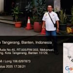 Syamsul Bahri, Ketua DPD LSMKPK sekaligus Ketua DPD GWI Provinsi Banten, saat berada di depan kantor Dinas Lingkungan Hidup Kota Tangerang, Rabu (27/8/2025). Ia menegaskan akan membawa dugaan ketidaktransparanan dana APBD DLH ke ranah hukum.