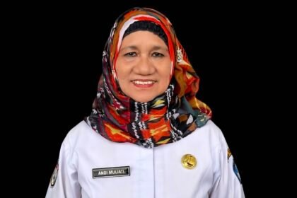Kepala SMP Negeri 2 Makassar, Hj. Andi Muliati, S.Pd., M.Pd.