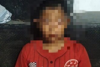 Seorang anak berusia 10 tahun di Kabupaten Gowa menjadi korban penganiayaan setelah berbelanja di warung dengan uang kertas yang robek. Kasus ini telah dilaporkan ke Polres Gowa dan kini dalam penyelidikan.