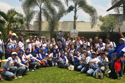 Alumni SMAN 1 Makassar Angkatan 1986 berpose bersama dalam rangkaian Temu Nasional (TENAS) IV di Jogjakarta, 2–10 September 2025. Kegiatan ini diikuti 151 peserta dari berbagai daerah dan mancanegara.
