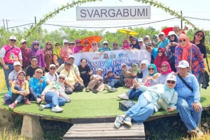 Rombongan alumni SMA Negeri 1 (SMANSA) Makassar angkatan 1982.