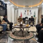 Wali Kota Makassar Munafri Arifuddin menerima audiens SMSI Sulsel di Balai Kota Makassar, Selasa, 9 September 2025. Pertemuan membahas pelantikan pengurus SMSI Sulsel periode 2025–2030.