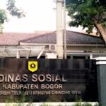 Kantor Dinas Sosial Kabupaten Bogor di Cibinong. Anggaran belanja makan minum dan pemeliharaan gedung yang tercatat miliaran rupiah menuai sorotan publik.