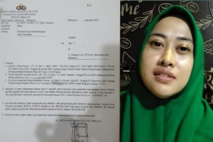 Pelapor Tanty Rudjito menunjukkan dokumen perkembangan kasus penganiayaan yang kini resmi dinyatakan lengkap (P-21) oleh Kejaksaan Negeri Makassar, 1 September 2025.