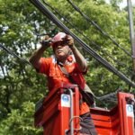 Tim Teknis Telkom bekerja secara maksimal untuk mempercepat proses pemulihan layanan. (Dok.Telkom)