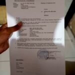 Surat permintaan visum et repertum yang diterbitkan Polsek Tallo untuk Muhammad Ade, korban dugaan penganiayaan. Ade mengaku terkendala biaya Rp300 ribu saat hendak menjalani visum di RS Ibnu Sina Makassar.