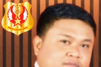 Direktur Investigasi DPW LSM INAKOR Sulsel, Asywar, saat menyampaikan kritik atas dugaan pelanggaran hukum dalam kasus sanksi Sekdes Nagauleng, Bone.
