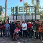 Massa SAPMA Pemuda Pancasila Gowa bersama kuasa hukum Kulle Daeng Buang menggelar aksi protes di depan kantor BPN Gowa terkait dugaan mafia tanah.