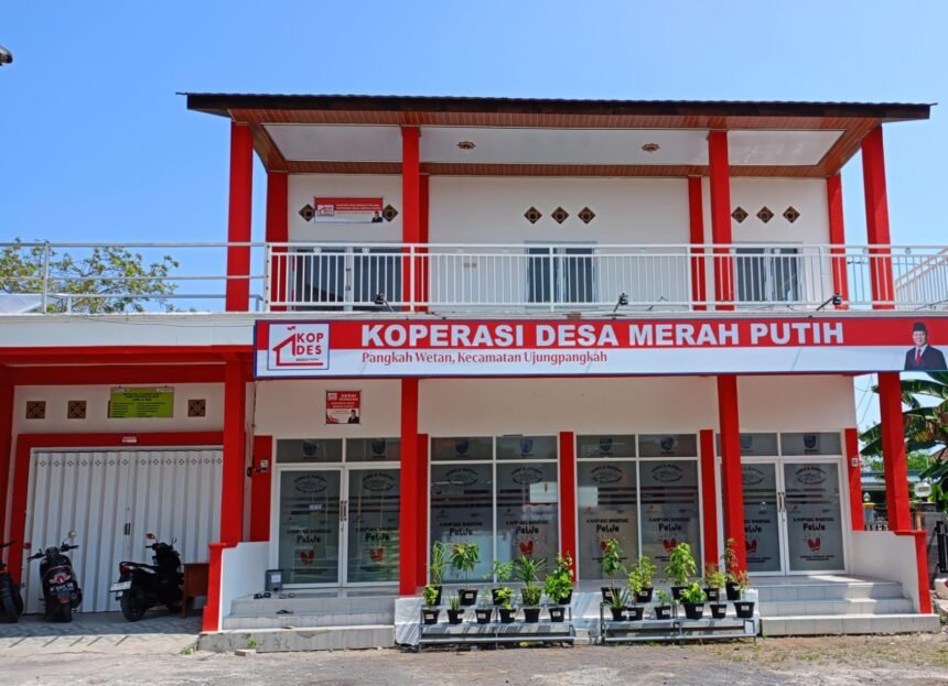 PGN Saka dan Jalan Baru Pemberdayaan Desa: Dari Kampung Bandeng hingga Koperasi Merah Putih 1 Pemberdayaan ekonomi pesisir Gresik dukung koperasi desa merah putih.