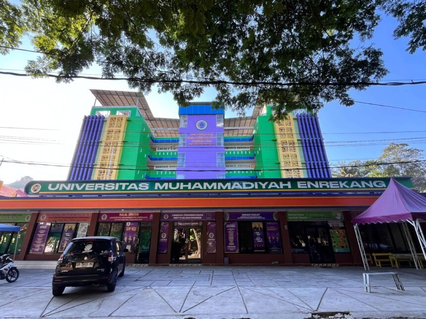 Kampus II Universitas Muhammadiyah Enrekang (UNIMEN) yang menempati gedung eks Kantor Bupati Enrekang melalui skema pinjam pakai aset daerah sesuai regulasi yang berlaku.