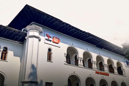 Gedung Pos Indonesia, Cilaki, Bandung Jawa Barat yang menjadi simbol perjuangan bangsa dalam menguasai sendi infrastruktur Komunikasi pasca-Proklamasi.