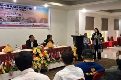 Wakil Ketua Umum Bidang Usaha Media Siber dan Digital SMSI Pusat, Ilona Juwita, menyampaikan paparannya dalam Musyawarah Provinsi SMSI Sulsel di Makassar, Rabu (10/9/2025).