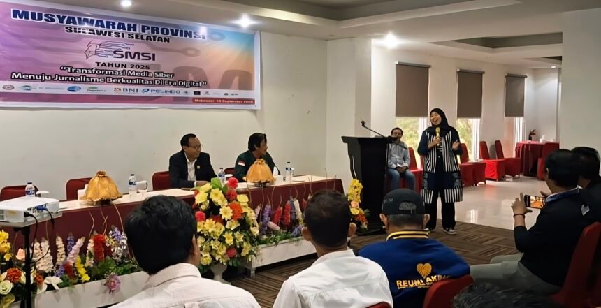 Wakil Ketua Umum Bidang Usaha Media Siber dan Digital SMSI Pusat, Ilona Juwita, menyampaikan paparannya dalam Musyawarah Provinsi SMSI Sulsel di Makassar, Rabu (10/9/2025).