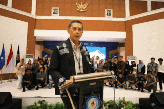 Direktur Poltekpar Makassar Herry Rachmat Widjaja membuka Pelatihan Peningkatan Kapasitas SDM bidang gizi dan sanitasi makanan untuk mendukung program nasional Makan Bergizi Gratis di Balairung I Wayan Bendhi, Minggu lalu (19/10/2025).