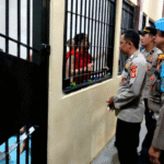 Provos Polres Gowa rutin memeriksa kedisiplinan petugas piket dan kondisi ruang tahanan. Langkah ini jadi upaya menjaga keamanan serta ketertiban di lingkungan kepolisian.