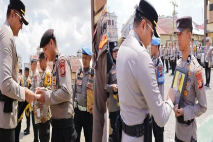 Penghargaan untuk dedikasi, sanksi bagi pelanggaran. Polres Gowa tegakkan disiplin sekaligus apresiasi 41 personel berprestasi. 