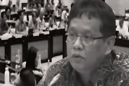 Menkeu Purbaya Yudhi Sadewa saat rapat dengan Komisi XI DPR RI, Kamis (11/9/2025), mengingatkan pentingnya peran sektor swasta dalam menjaga keseimbangan ekonomi nasional. (tv parlemen/ho/mp)