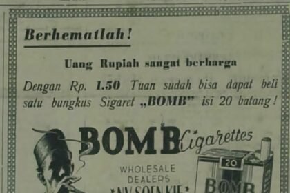 Iklan lawas tahun 1950-an ini menampilkan rokok merek BOMB, dijual seharga Rp1,50 per bungkus isi 20 batang. Dipasarkan oleh NV Soen Kie Trading Company di Djakarta, iklan ini mencerminkan gaya hidup dan strategi promosi masa awal Republik. (IndonesiaMasaLampau/HO/Mediapesan)