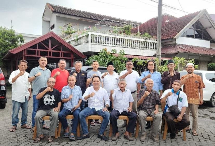 Medan Pers Club (MPC) kembali menggelar temu kangen pengurus dan anggota, menegaskan komitmen untuk hadir lewat aksi sosial di tengah masyarakat, Jumat (3/10/2025).