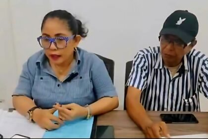 Kuasa hukum Ishak Hamzah, Maria Monika Veronika Hayr, memberi keterangan pers usai putusan pra-peradilan PN Makassar yang membatalkan status tersangka kliennya.