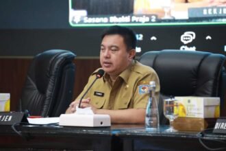 Sekjen Kemendagri memimpin rapat pengendalian inflasi di Jakarta, menekankan pentingnya peran Pemda menjaga stabilitas harga pangan agar tetap terjangkau bagi masyarakat.