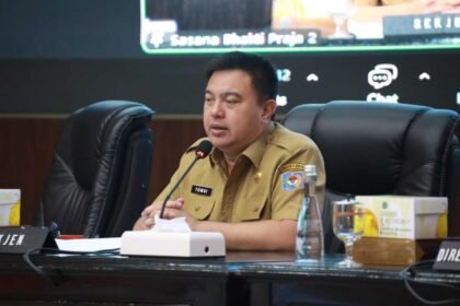Sekjen Kemendagri memimpin rapat pengendalian inflasi di Jakarta, menekankan pentingnya peran Pemda menjaga stabilitas harga pangan agar tetap terjangkau bagi masyarakat.