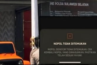Ramai soal Rubicon oranye, Kasikum Polrestabes Makassar akui mobil miliknya: “Surat-Surat Lengkap, Hanya Pelatnya Sementara.” (screenshot/@teropong_gowaa/ho)