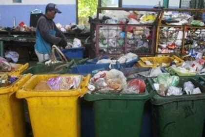 Pemilahan limbah dapur menjadi langkah awal menuju ekonomi hijau—dari tumpukan sampah, lahir peluang keberlanjutan.