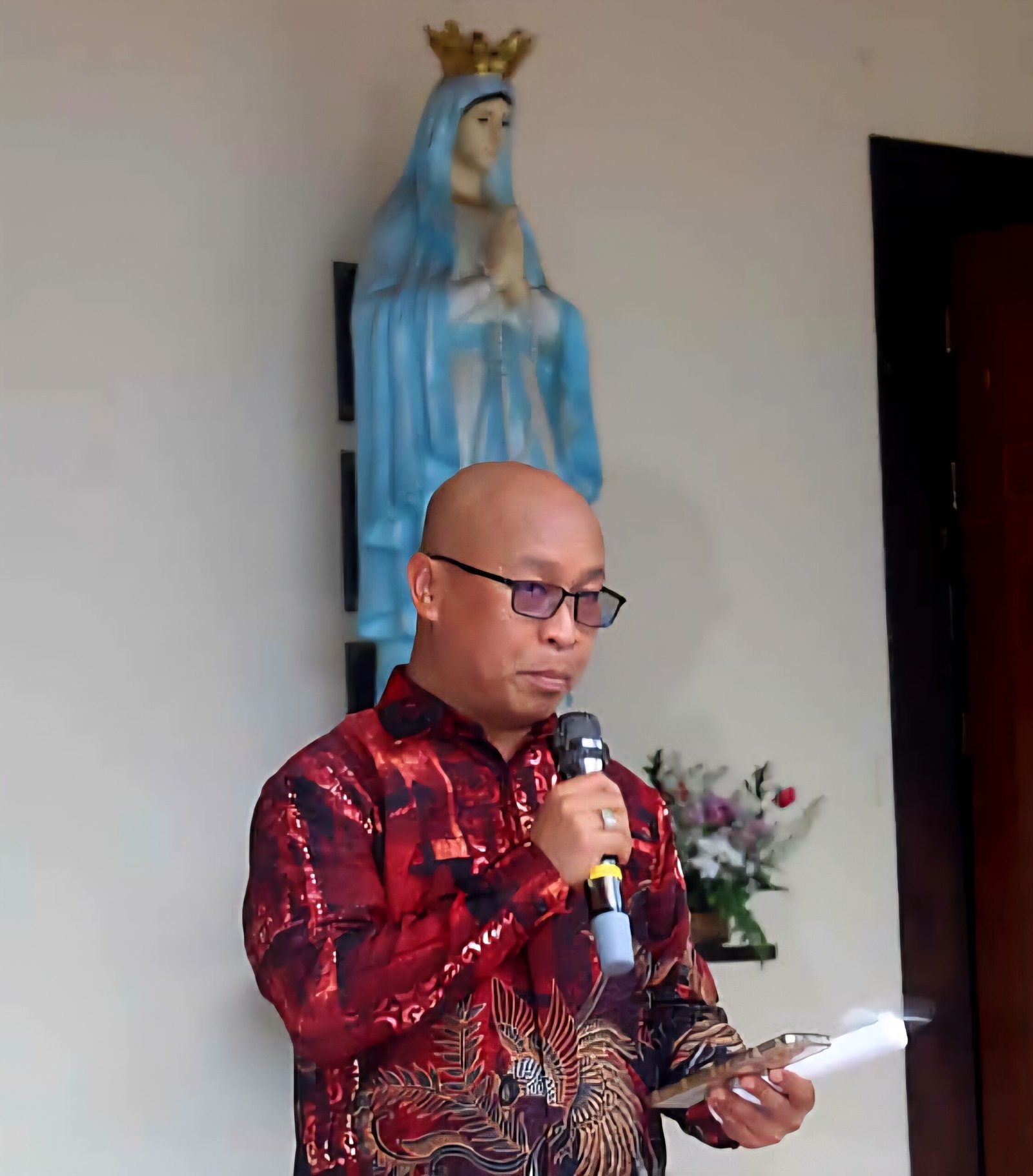 Tongkat Pelayanan Beralih: Pastor Semuel Sirampun Pimpin Paroki Maria Rosa Mystica Sudiang 3 IMG 20251013 WA0053 scaled