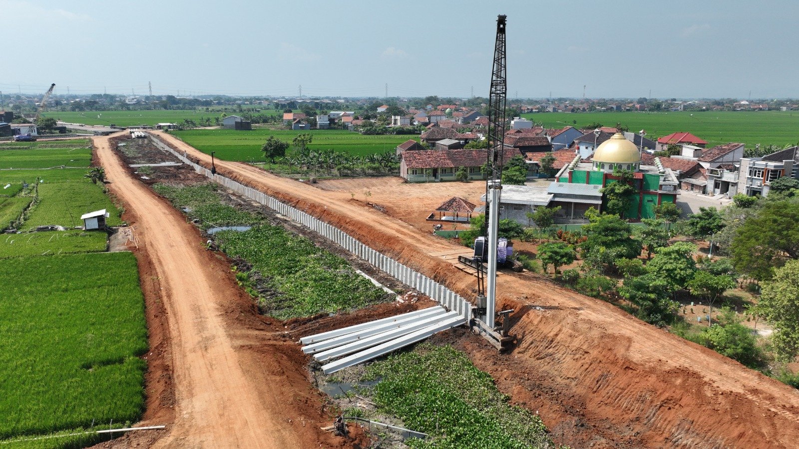 Investor Institusi Jadi Penopang Utama WIKA Beton, Investor Asing Mulai Masuk di Tengah Stimulus Infrastruktur 2 Aktivitas konstruksi di area proyek infrastruktur milik WIKA Beton.