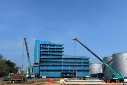 Aktivitas konstruksi di area proyek infrastruktur milik WIKA Beton, mencerminkan kinerja operasional yang terus tumbuh di tengah dukungan kuat investor institusi dan stimulus ekonomi pemerintah.