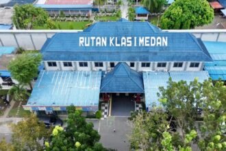 Tampak dari udara gedung Rutan Kelas I Medan, yang baru-baru ini menjadi sorotan publik usai isu peredaran narkoba terbukti tidak berdasar. Pihak rutan menegaskan komitmen mereka terhadap zona integritas dan pengawasan ketat bebas narkoba.
