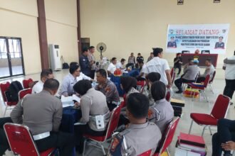 Personel Polres Gowa bersama tim Itwasda Polda Sulsel saat pelaksanaan Audit Kinerja Tahap II Tahun Anggaran 2025 di Aula Rewako Polres Gowa, Rabu (15/10/2025). (hms polres gowa/ho/mp)