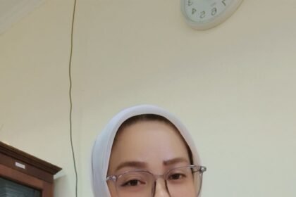 PWI Buru Tegas: Wartawan Tak Boleh Meminta, Apalagi Mengancam 14 Ketua PWI Kabupaten Buru, Asma Payapo menegaskan: wartawan sejati bekerja dengan etika, bukan ancaman. Oknum yang meminta-minta uang bukan bagian dari PWI.