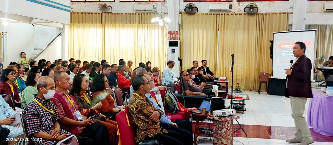 Ratusan Umat Kristiani Makassar Ikuti Seminar “Man of God” Bahas Karakter Kristus 2 IMG 20251020 WA0648