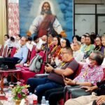 Ratusan Umat Kristiani Makassar Ikuti Seminar “Man of God” Bahas Karakter Kristus 3 Pdt. Dr. Immanuel Darsana, M.Th memaparkan materi tentang karakter Kristus di hadapan peserta seminar rohani “Man of God” di Gereja Segala Bangsa Makassar, (20/10/2025).