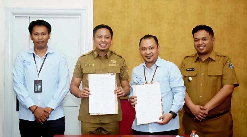 Enrekang Gandeng Jasindo untuk Jaminan Gagal Panen Petani 1 Pemkab Enrekang teken MoU dengan Jasindo untuk program jaminan gagal panen padi seluas 1.100 hektar, langkah awal lindungi petani dari risiko bencana alam.