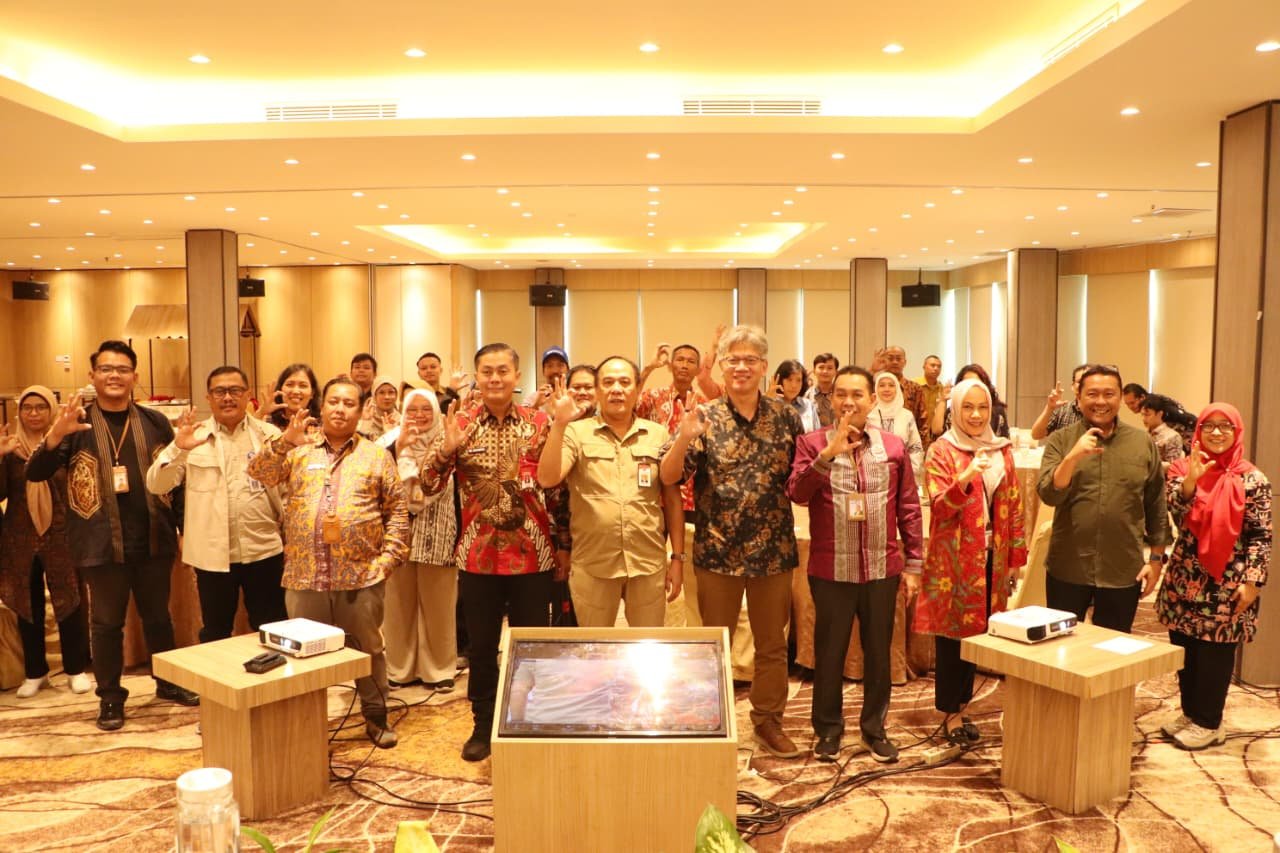 Rakor Pengelolaan UNESCO Global Geopark Indonesia: Menjaga Standar Dunia, Menguatkan Akar Lokal 2 IMG 20251022 WA0374