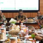 Monev Terpadu Bina Bangda di Bandung: Menyatukan Standar Layanan Dasar untuk Semua 3 Tim Ditjen Bina Bangda Kemendagri melakukan monitoring dan evaluasi penerapan Standar Pelayanan Minimal (SPM) di Kota Bandung untuk memastikan layanan dasar berjalan optimal, (23/10/2025).