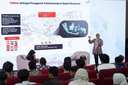 Telkom Luncurkan AI Campus di Yogyakarta: Menenun Ekosistem Kecerdasan Buatan dari Kampus ke Industri 4 Direktur Utama Telkom, Dian Siswarini, memaparkan peran Telkom sebagai penggerak transformasi digital nasional dalam peluncuran Telkom AI Campus di Universitas Muhammadiyah Yogyakarta.
