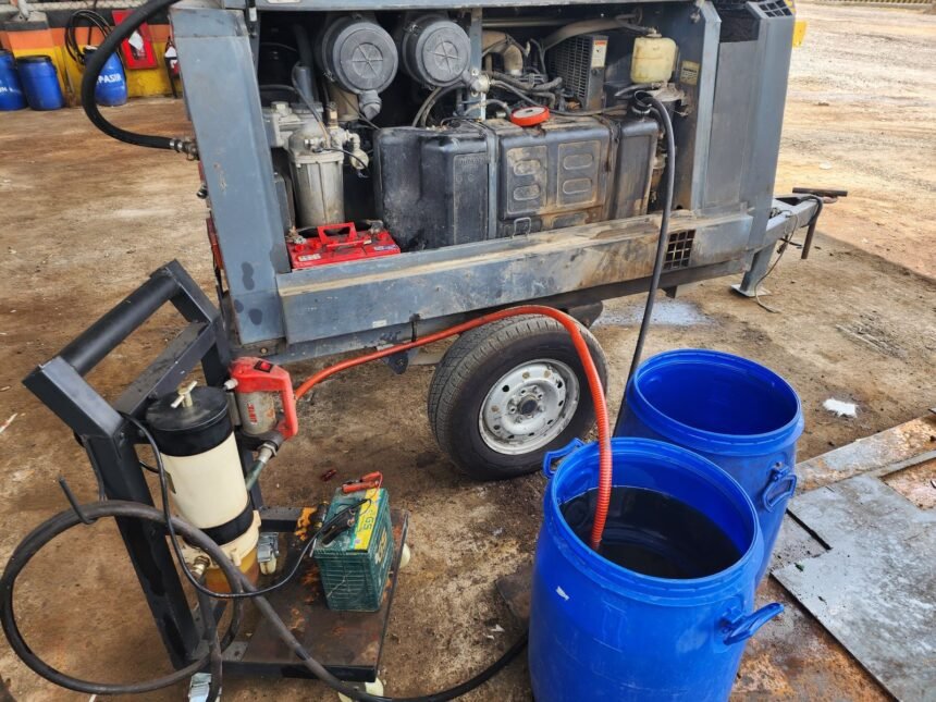 Dari Tambal Ban hingga Filtrasi Solar: Cara PT Hakaaston Menumbuhkan Inovasi dari Lapangan 1 Sistem filtrasi dry cleaning rancangan tim HKA memanfaatkan filter 2 mikron untuk menyaring solar bekas pembersihan tangki, sehingga dapat digunakan kembali tanpa menghasilkan limbah B3.